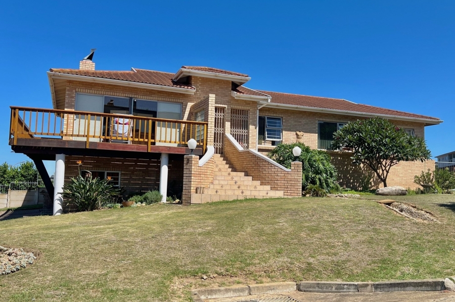 3 Bedroom Property for Sale in Wavecrest Eastern Cape